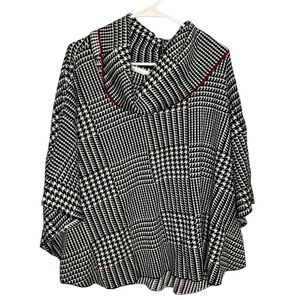 Fever Black and White Houndstooth Poncho size large